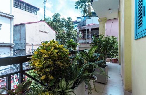 Quang An House | Ancient style villa, with garden, lots of trees, peaceful and airy.
