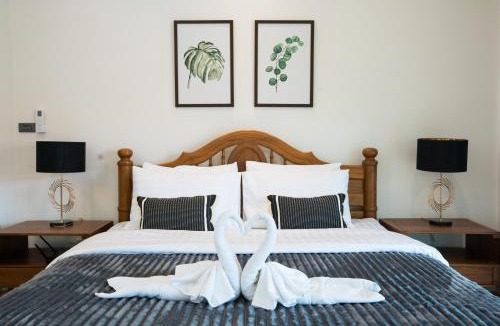 Chang Phueak Villa | Ang Kaew Pool Villa 4BR 5 Min Drive to Nimmanhemin