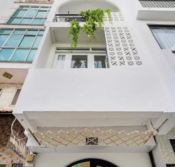District 3 House | Anh Garden phòng ban công tầng 4