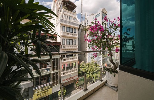 Đien Bien Apartment | Anora de Van - Cozy hotel in tranquil Hà Nội with big balcony and bathtub