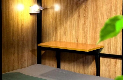 Ba Dinh Hostel | AprilBox Trackside Hostel