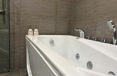 Vinh Yen Hotel | ASEAN MINH NGUYỆT Hotel