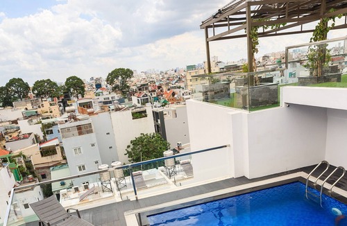Phu Nhuan Apartment | Auhome - Tea Garden Apartment with Sky Pool
