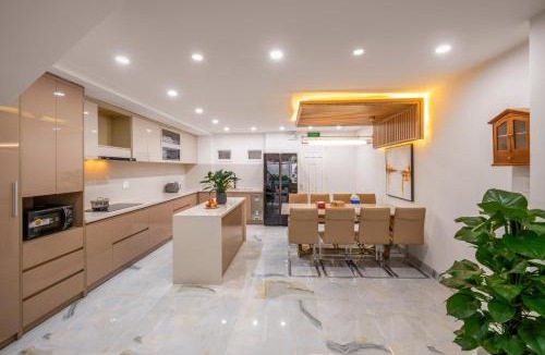 Son Tra Villa | Aurora Villa - Near My Khe Beach & City Center by The Key