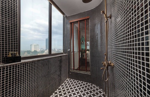 Truc Bach Hotel | Azen Lakeside Hotel & Travel