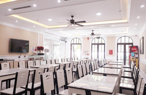 Bai Chay Hotel | Bài Thơ Mountain Hotel