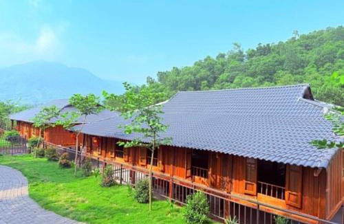 Luong Son Resort | Bản Mây