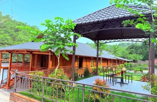 Luong Son Resort | Bản Mây
