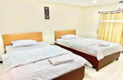 Chana Songkhram Hostel | Baan At Khaosan Hostel