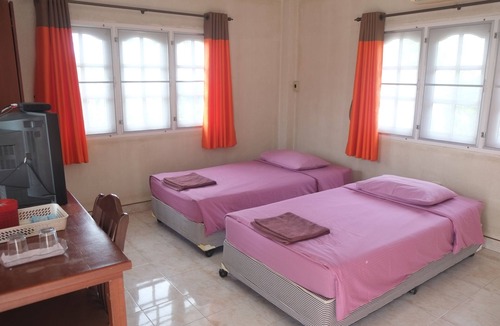 Sattahip Hotel | Baan Chom Chan Resort