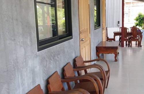 Ban Thi House | Baan Saun Homestay by Lamyai Khunmae