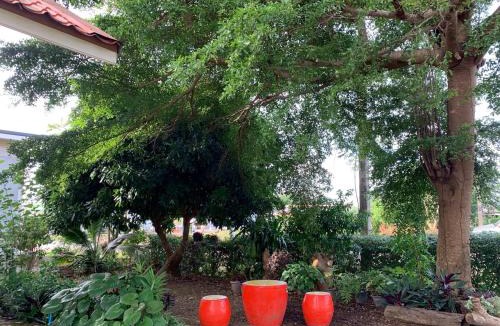 K. Wang Sombun House | Baan Suan Thada Thai บ้านสวนธาดา ไทย
