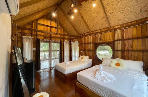 Bung Khong Long House | Baanraipoonwana Baanwanason