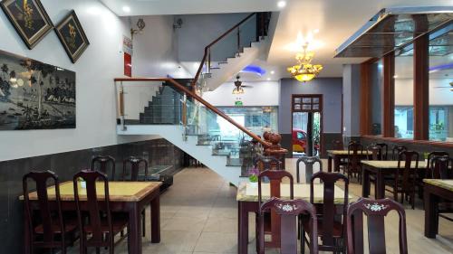 Thu Dau Mot Hotel | Balcony Superior King - Châu Giang Hotel
