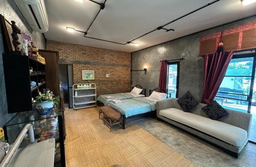 Saraphi House | Ban Buarawong บ้านบัวระวงค์