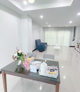 Huai Kapi Villa | Bang Sean House: Friends/Family.