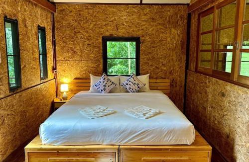Cherngtalay House | Bangtao Wooden house resort and cafe