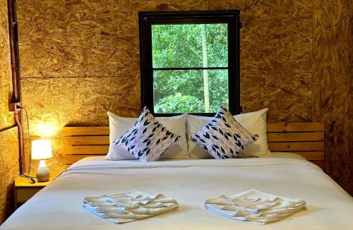 Cherngtalay House | Bangtao Wooden house resort and cafe
