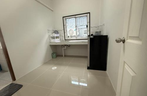 Nong Rai Apartment | BC Stay - Pluak Deang, WHA Industrial Zone
