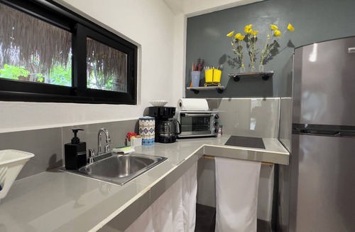 Isla Holbox Apartment | Beach 1 block, Starlink Wi-Fi, TV, Kitchen, C2
