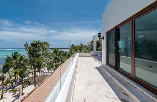 Chemuyil Villa | Beachfront 9-bedroom villa in Soliman Bay for 26 guests.