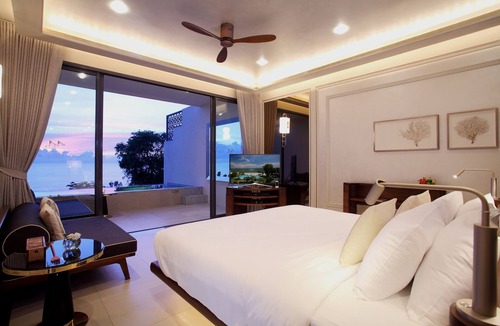 Cha-am Apartment | Beachfront Pool Suite