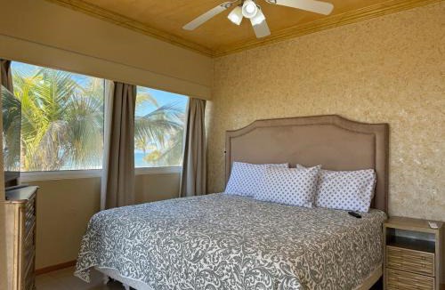 Quintas del Mar Apartment | Beautiful beachfront space and pool