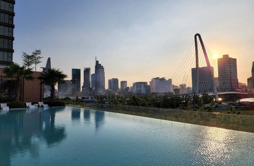Thu Thiem Apartment | Beautiful condo with amazing pool