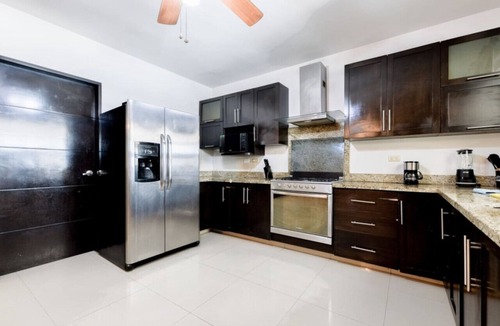 Monterrey House | ¡Beautiful Home at La Herradura! 9 guests + Wifi