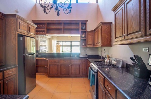 San Antonio de las Minas House | Beautiful Home at Valle de Gpe with Jacuzzi, AC & Wifi