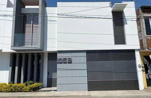 Uruapan House | Beautiful house 2 blocks from the East Bypass Cable Car Station