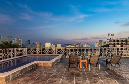 Club Deportivo Apartment | Beautiful Penthouse! Private pool with incredible views of the bay! Security