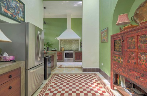 Barrio de Santiago House | Beautifully renovated 3 bdrm in desirable Santiago with a walk-to-all location.