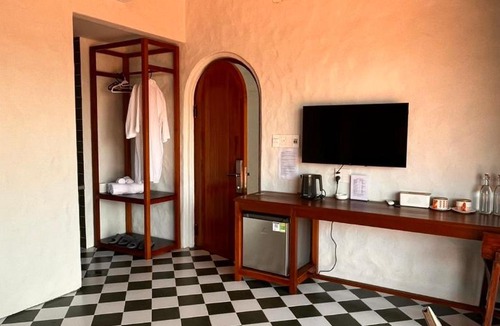 Hue Hotel | Berry Boutique