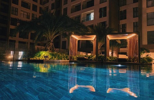 Bach Dang Riverside Apartment | Best swimming pool - luxury apartment