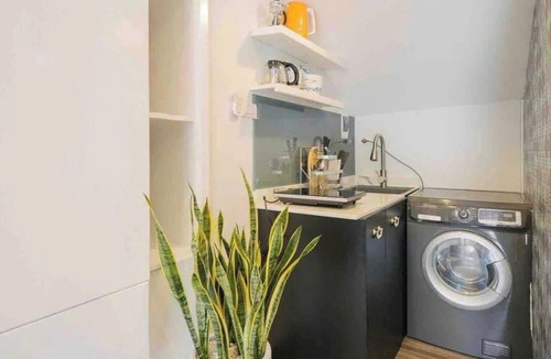 Hang Bac House | Big Promo! 02 Bedrooms-Overlooking Hang Bo Str