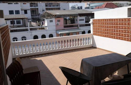 Thung Maha Mek Apartment | BKK Wholefloor Apt 2BR 2BA 1Living 7Min to MRT