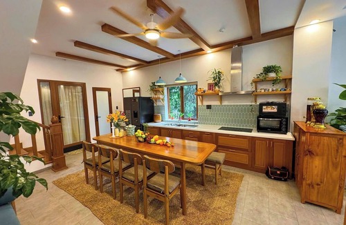 Cam Pho Bed & Breakfast | Blue Tropical House Hoi An