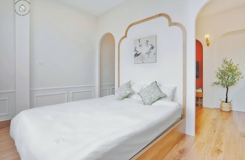 Ba Dinh Hotel | Boutique Heritage Hotel apartment-Superb Old street View-ElevatorSuper Central