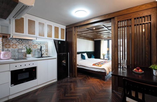 Old Quarter Apartment | Brand new balcony apartment at Hanoi tourist center.