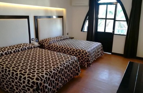 Mazatlan Hotel | Bring the Whole Crew: Convenient & Budget-Friendly for Group Stays & Fun Getaway