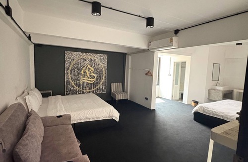 Old City Hotel | BW Studios Thai Art Hotel(5 mins walk to Tha Phae Gate，Pets friendly)
