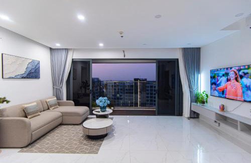 Tan Phu District Apartment | Căn hộ 3PN Diamond view đẹp, gần sân bay SGN