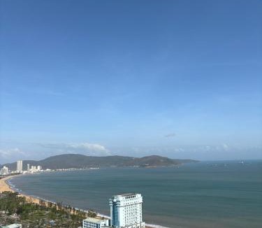 Phung Son Apartment | Căn hộ view biển - FLC Seatower