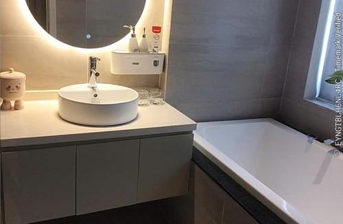 Thuy Xuan Apartment | Camry family home