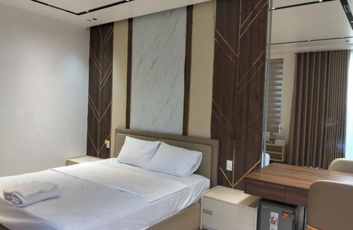Thuy Xuan Apartment | Camry family home