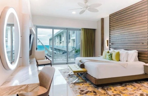 Downtown Cancun Resort | Cancun Christmas Holiday stay in a 2-BR suite at Garza Blanca resort