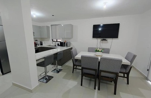 Guadalupe House | Casa Familiar de 3 habitaciones en Guadalupe BBVA FIFA