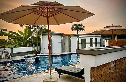 Sa Khu Villa | Casa Gris with Shared Pool