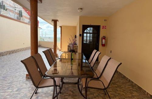 Ezequiel Montes House | Casa La Gladiola para 8 personas con terraza, Asador y WiFi